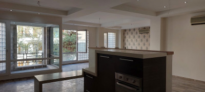 رهن و اجاره در زعفرانیه ( 180 متر ) ( سه اتاق ) دو آشپزخانه - 09126449590