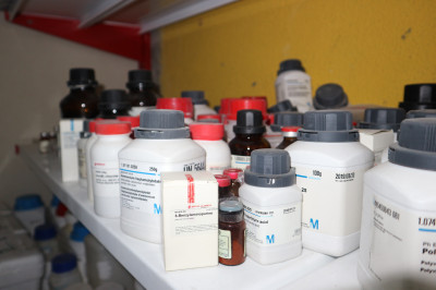 فروش ویژه مواد شیمیایی مورد نیاز برای استخراج پلاتین با قیمت استثنایی شرکت زیست آزما