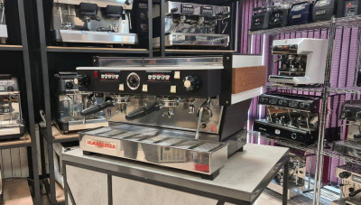 فروش دستگاه قهوه اسپرسو ساز صنعتی Lamarzocco Linea AV کارکرده