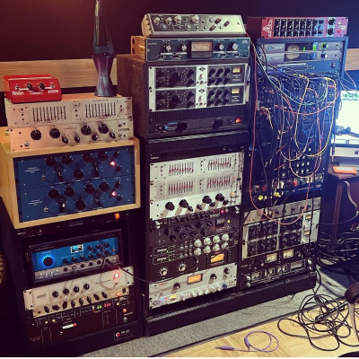 نصب و راه‌اندازی نرم‌افزارها، VSTها، پلاگین‌های حرفه‌ای و خدمات آکوستیک در اصفهان