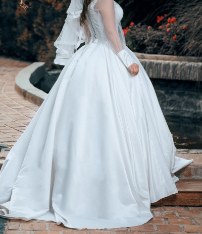 لباس عروس مزونیک
