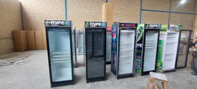 یخچال تک درب ایستاده 