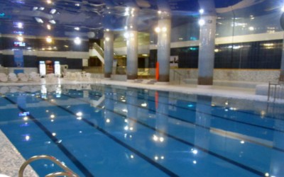 آموزش تخصصی شنا در استخر شخصی شما توسط مربی رسمی فدراسیون( بانوان)