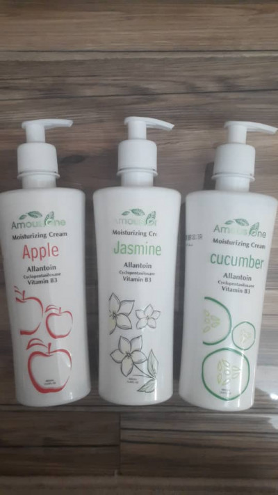 کرم پمپی مرطوب کننده آموس وان Amous One حاوی عصاره خیار 400ml