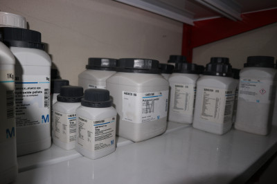 فروش انواع مواد شیمیایی  مورد استفاده در صنایع غذایی شرکت چم بیوتک
