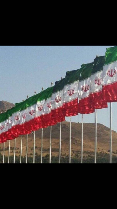 پرچم اهتزاز ایران به صورت افقی و عمودی