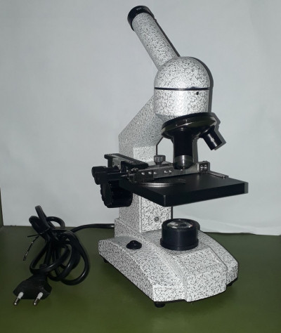 میکروسکوپ یک چشمی ۶۴۰ برابر