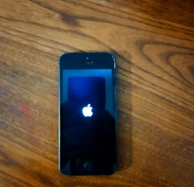 اپل 5 iphone با حافظۀ 16 گیگابایت 