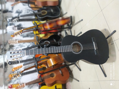 فروش و پخش عمده گیتار در شیراز