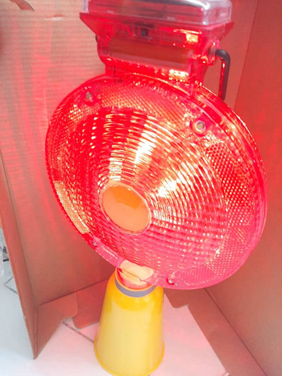 چراغ هشدار دهنده LED سولار کله قندی