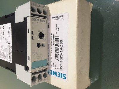 Timing relay 3RP1525-1AQ30 // SIEMENS