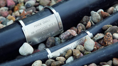 چاپ لیبل استیل و پانتوگراف با بهترین کیفیت 