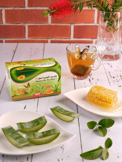 چای سبز و آلوئه ورا و عسل