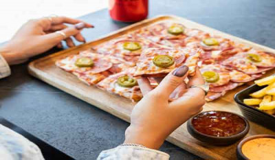 بهترین فست فود در پرند؛ یک سفر خوشمزه در قلب شهری جوان