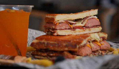 بهترین فست فود در مازندران؛ تجربه‌ای فراموش‌نشدنی با عطاویچ