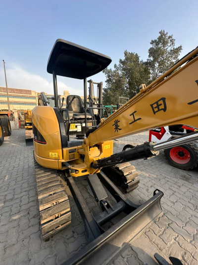 مینی بیل کاترپیلار