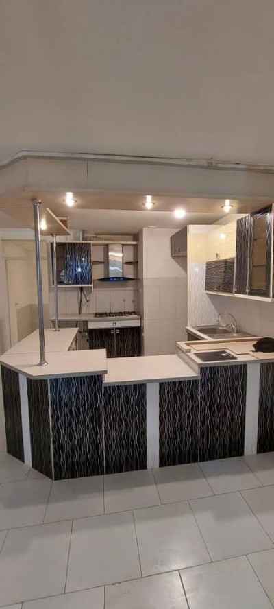 اجاره واحد 60 متری در آجودانیه خیابان سپند (عزت الله انتظامی)